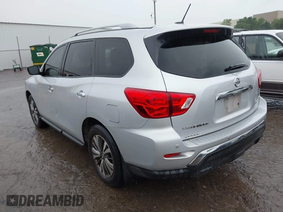 2018 Nissan Pathfinder S z VIN 5N1DR2MN7JC621109, wystawiony jako IAAI lot #42184064 z przebiegiem 135 902 mil mil oraz . Historia ofert i sprzedaży dostępna na DreamBid. Obrazek 3.