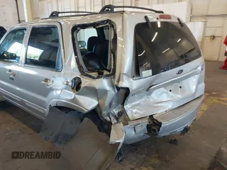2007 Ford Escape Limited с VIN 1FMCU94197KA36921, выставлен на аукционе IAAI как лот 40426720 с пробегом 177 909 миль миль и . История ставок и продаж доступна на DreamBid. Изображение 6.