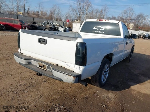 2002 Chevrolet Silverado 1500 with VIN 1GCEC14W62Z161730, listed as a IAAI auction lot 41790163 with 206,957 mi miles. Bid and sale history available at carsss.com. Image 4.