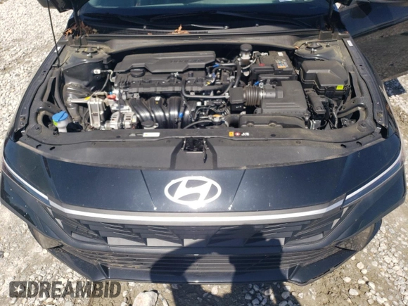 2024 Hyundai Elantra SEL z VIN KMHLM4DG7RU693814, wystawiony jako Copart lot #57909885 z przebiegiem 11 478 mil mil oraz Szkoda całkowita • Salvage title. Historia ofert i sprzedaży dostępna na DreamBid. Obrazek 11.
