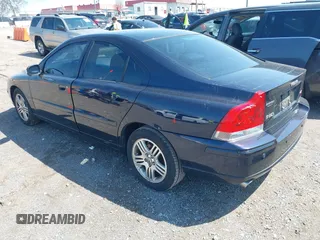 2007 Volvo S60 2.5L Turbo with VIN YV1RS592972626870, listed as a IAAI auction lot 42008311 with 142,461 mi miles. Bid and sale history available at carsss.com. Image 3.