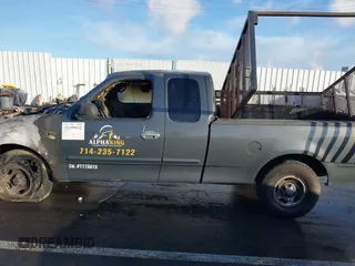 2001 Ford F-150 XL z VIN 1FTRX17W91NA11375, wystawiony jako IAAI lot #41399932 z przebiegiem Nie podano mil oraz . Historia ofert i sprzedaży dostępna na DreamBid. Obrazek 13.
