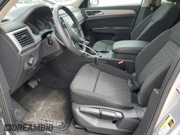 2018 Volkswagen Atlas Launch Edition with VIN 1V2BR2CA4JC500319, listed as a Copart auction lot 55771225 with 76,511 mi miles and Salvage title. Bid and sale history available at DreamBid. Image 7.