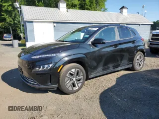 2022 Hyundai Kona Limited z VIN KM8K53AG8NU157472, wystawiony jako Copart lot #62862115 z przebiegiem 28 741 mil mil oraz Czysty tytuł • Clean title. Historia ofert i sprzedaży dostępna na DreamBid. Obrazek 1.