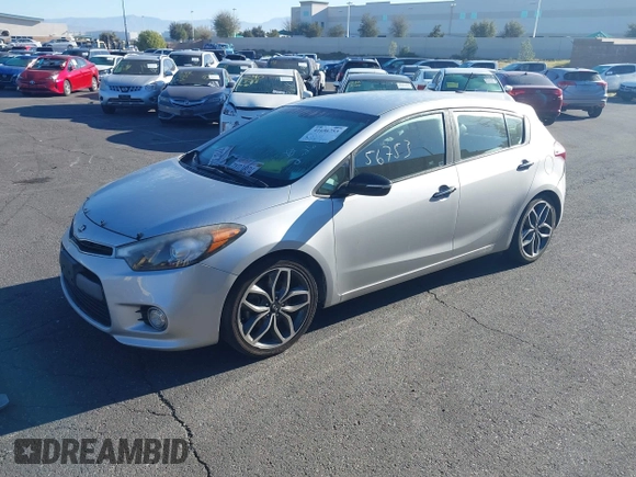 2016 Kia Forte SX с VIN KNAFZ5A35G5635456, выставлен на аукционе IAAI как лот 41656753 с пробегом 130 838 миль миль и . История ставок и продаж доступна на DreamBid. Изображение 2.