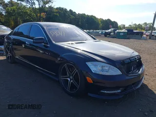 2011 Mercedes-Benz S 550 with VIN WDDNG8GB6BA409159, listed as a IAAI auction lot 40561764 with 195,628 mi miles and . Bid and sale history available at DreamBid. Image 1.