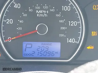 2009 Hyundai Elantra SE with VIN KMHDU46D79U818575, listed as a IAAI auction lot 42075991 with 215,096 mi miles. Bid and sale history available at carsss.com. Image 7.