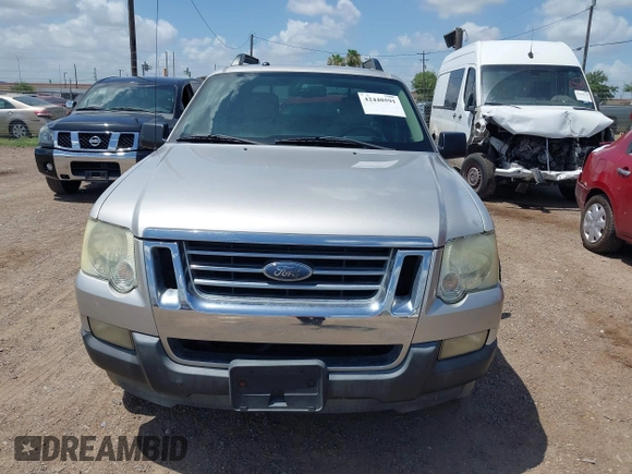 2008 Ford Explorer Sport Trac XLT z VIN 1FMEU31E18UA25835, wystawiony jako IAAI lot #42448591 z przebiegiem 139 120 mil mil oraz . Historia ofert i sprzedaży dostępna na DreamBid. Obrazek 6.