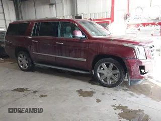 2016 Cadillac Escalade ESV Luxury Collection z VIN 1GYS3HKJ5GR181391, wystawiony jako IAAI lot #41603306 z przebiegiem 135 317 mil mil oraz . Historia ofert i sprzedaży dostępna na DreamBid. Obrazek 1.