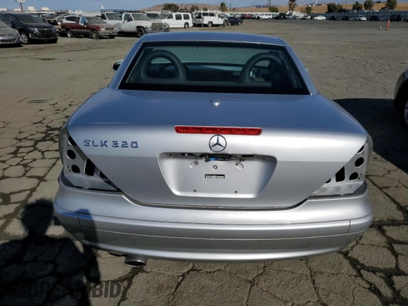 2004 Mercedes-Benz SLK-Class with VIN WDBKK65F14F307519, listed as a Copart auction lot 72282434 with 0 mi miles and Clean Title. Bid and sale history available at carsss.com. Image 6.