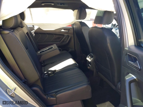 2023 Volkswagen Tiguan SE R-Line Black with VIN 3VVCB7AX7PM137019, listed as a IAAI auction lot 40731252 with 20,098 mi miles. Bid and sale history available at carsss.com. Image 8.