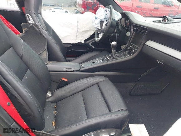 2015 Porsche 911 Carrera S with VIN WP0AB2A94FS125300, listed as a IAAI auction lot 41496595 with 24,921 mi miles. Bid and sale history available at carsss.com. Image 5.