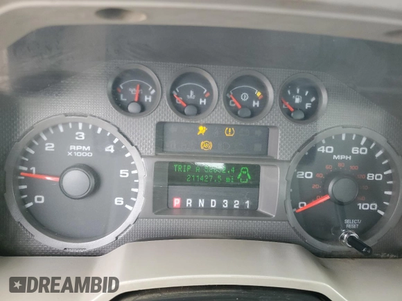 2008 Ford F-250 XL with VIN 1FTNF205X8EC31496, listed as a Copart auction lot 56753985 with 211,427 mi miles and Non repairable. Bid and sale history available at DreamBid. Image 9.