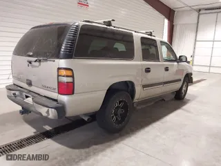 2005 Chevrolet Suburban LT with VIN 3GNFK16Z75G290666, listed as a IAAI auction lot 41812793 with 187,377 mi miles. Bid and sale history available at carsss.com. Image 4.