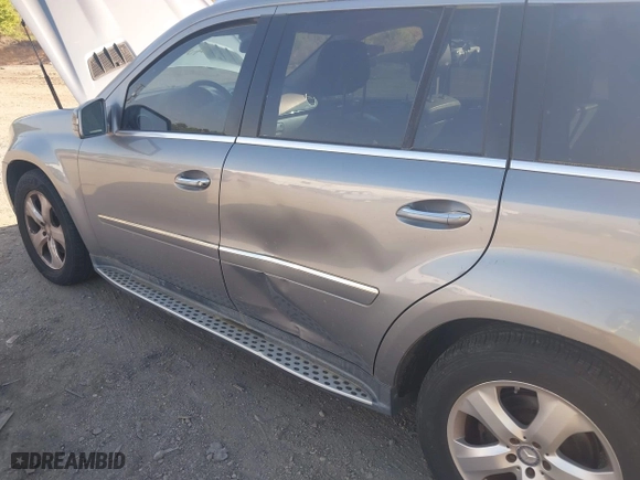 2011 Mercedes-Benz GL-Class GL 450 with VIN 4JGBF7BE8BA671420, listed as a IAAI auction lot 42064096 with 182,622 mi miles. Bid and sale history available at carsss.com. Image 6.