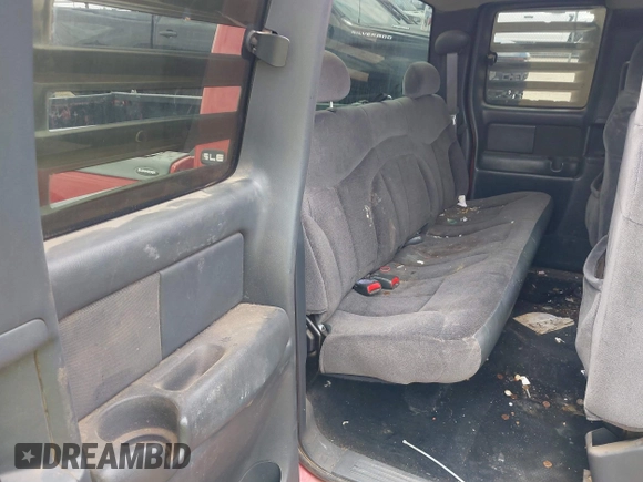 2002 GMC Sierra 1500 SLE z VIN 2GTEC19T121418817, wystawiony jako IAAI lot #42268546 z przebiegiem 337 179 mil mil oraz . Historia ofert i sprzedaży dostępna na DreamBid. Obrazek 8.