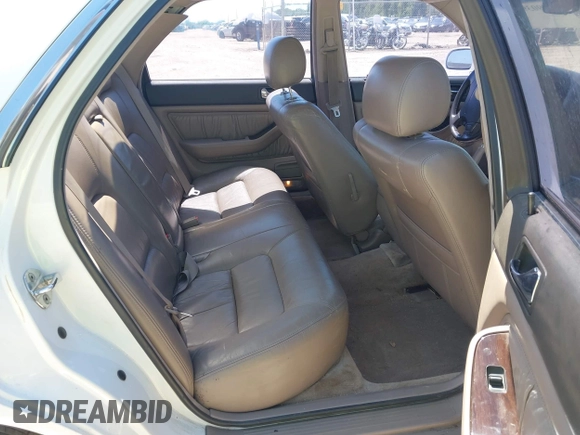 1993 Acura Legend L with VIN JH4KA7668PC025178, listed as a IAAI auction lot 41990390 with 187,755 mi miles and . Bid and sale history available at DreamBid. Image 8.