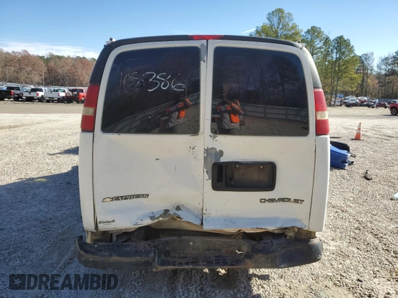 2003 Chevrolet Express Cargo z VIN 1GCFG15X531108386, wystawiony jako Copart lot #50409364 z przebiegiem Nie podano mil oraz Szkoda całkowita • Salvage title. Historia ofert i sprzedaży dostępna na DreamBid. Obrazek 6.