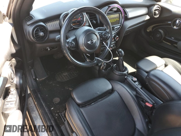 2016 MINI Convertible S с VIN WMWWG9C58G3A91299, выставлен на аукционе Copart как лот 55356565 с пробегом 87 333 миль миль и Списание • Salvage title. История ставок и продаж доступна на DreamBid. Изображение 8.