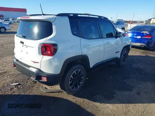 2023 Jeep Renegade Trailhawk with VIN ZACNJDC17PPP43822, listed as a IAAI auction lot 41081187 with 9,256 mi miles and . Bid and sale history available at DreamBid. Image 4.