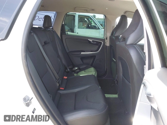 2016 Volvo XC60 T5 Drive-E z VIN YV440MDJ8G2811035, wystawiony jako IAAI lot #42124789 z przebiegiem 105 710 mil mil oraz . Historia ofert i sprzedaży dostępna na DreamBid. Obrazek 8.