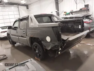 2002 Chevrolet Avalanche with VIN 3GNEC13TX2G139969, listed as a IAAI auction lot 41864534 with 187,150 mi miles and . Bid and sale history available at DreamBid. Image 3.