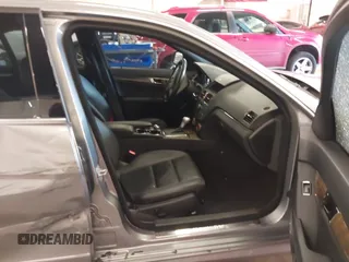 2009 Mercedes-Benz C-Class 3.5L Sport with VIN WDDGF56X09F203811, listed as a IAAI auction lot 41379469 with 138,617 mi miles. Bid and sale history available at carsss.com. Image 5.