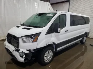 2023 Ford Transit Passenger XL with VIN 1FBAX2YG8PKA93527, listed as a Copart auction lot 45667225 with 31,111 mi miles and Clean Title. Bid and sale history available at DreamBid. Image 1.