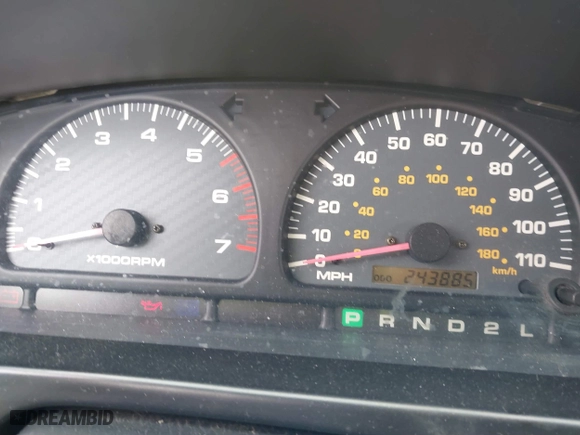 2000 Toyota 4Runner with VIN JT3GM84R6Y0055563, listed as a IAAI auction lot 41885830 with 243,885 mi miles. Bid and sale history available at carsss.com. Image 7.