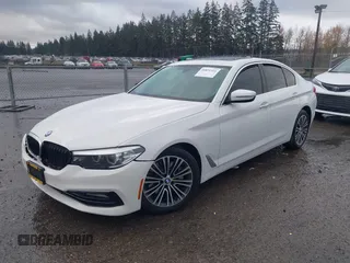 2017 BMW 5 Series 530i z VIN WBAJA5C38HG894690, wystawiony jako IAAI lot #40831511 z przebiegiem Nie podano mil oraz . Historia ofert i sprzedaży dostępna na DreamBid. Obrazek 17.