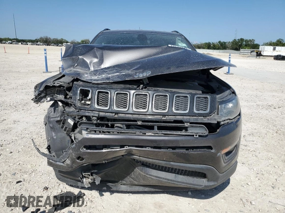 2019 Jeep Compass Latitude with VIN 3C4NJCBB5KT654713, listed as a Copart auction lot 52508305 with 113,586 mi miles and Salvage title. Bid and sale history available at DreamBid. Image 5.