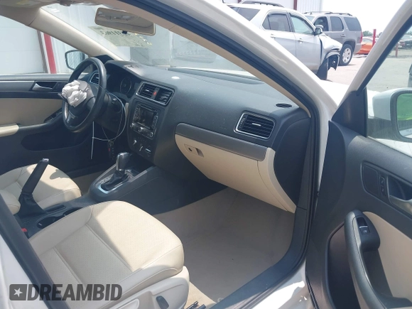2013 Volkswagen Jetta TDI w/Premium/Nav с VIN 3VWLL7AJ2DM203802, выставлен на аукционе IAAI как лот 42311963 с пробегом 136 099 миль миль и . История ставок и продаж доступна на DreamBid. Изображение 5.