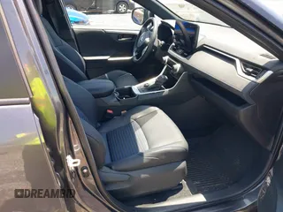 2024 Toyota RAV4 Hybrid XSE с VIN 4T3E6RFVXRU167468, выставлен на аукционе IAAI как лот 42351823 с пробегом 22 582 миль миль и . История ставок и продаж доступна на DreamBid. Изображение 5.