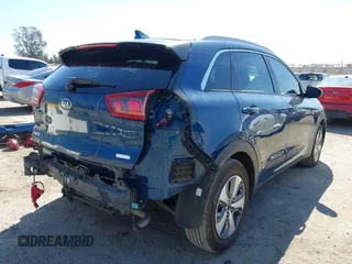 2019 Kia Niro LX with VIN KNDCB3LC3K5322605, listed as a IAAI auction lot 41765323 with 145,559 mi miles. Bid and sale history available at carsss.com. Image 4.