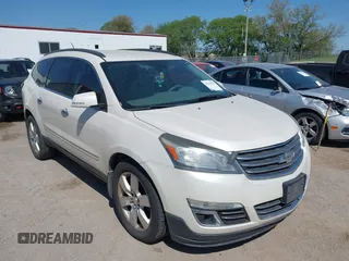 2013 Chevrolet Traverse LTZ z VIN 1GNKVLKD8DJ107168, wystawiony jako IAAI lot #42242078 z przebiegiem 271 640 mil mil oraz . Historia ofert i sprzedaży dostępna na DreamBid. Obrazek 12.
