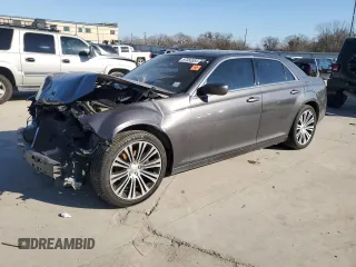 2013 Chrysler 300 S z VIN 2C3CCABG3DH558046, wystawiony jako Copart lot #87356584 z przebiegiem 171 592 mil mil oraz Szkoda całkowita • Salvage title. Historia ofert i sprzedaży dostępna na DreamBid. Obrazek 1.