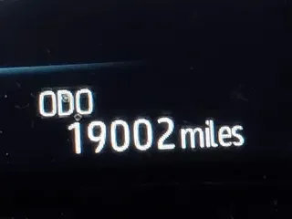 2024 Toyota Sienna Platinum z VIN 5TDESKFC4RS137515, wystawiony jako IAAI lot #41937542 z przebiegiem 19 002 mil mil oraz . Historia ofert i sprzedaży dostępna na DreamBid. Obrazek 15.