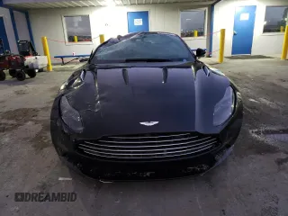 2023 Aston Martin DB11 z VIN SCFRMFAV3PGL11773, wystawiony jako Copart lot #82879093 z przebiegiem Nie podano mil oraz . Historia ofert i sprzedaży dostępna na DreamBid. Obrazek 5.