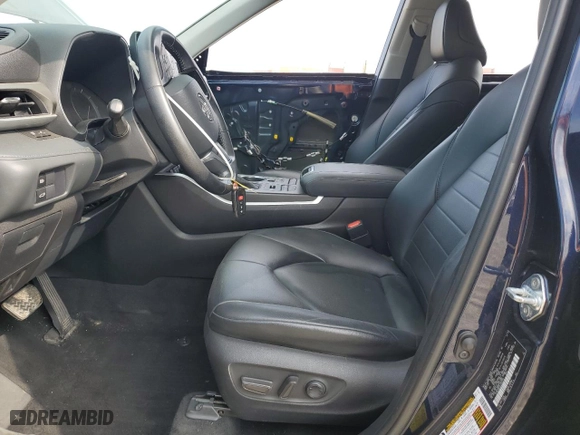 2020 Toyota Highlander XLE with VIN 5TDGZRBH1LS003373, listed as a Copart auction lot 53374895 with 42,994 mi miles and Salvage Title. Bid and sale history available at carsss.com. Image 7.