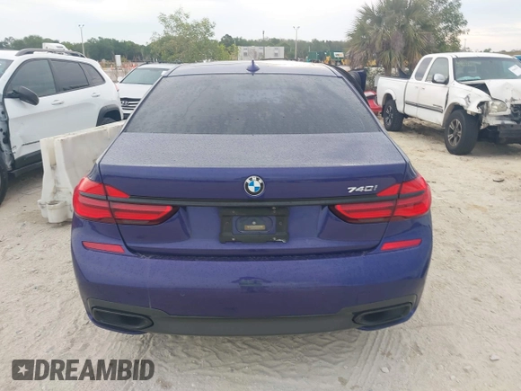 2018 BMW 7 Series 740i with VIN WBA7E2C58JB216314, listed as a IAAI auction lot 41867480 with 62,678 mi miles. Bid and sale history available at carsss.com. Image 16.