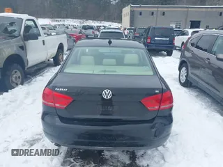 2013 Volkswagen Passat SE z VIN 1VWBP7A39DC047714, wystawiony jako IAAI lot #41577301 z przebiegiem 162 164 mil mil oraz . Historia ofert i sprzedaży dostępna na DreamBid. Obrazek 16.