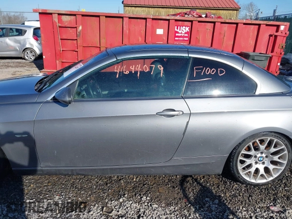 2008 BMW 3 Series 328i with VIN WBAWR33558P150985, listed as a IAAI auction lot 41644079 with Not Provided miles and . Bid and sale history available at carsss.com. Image 6.