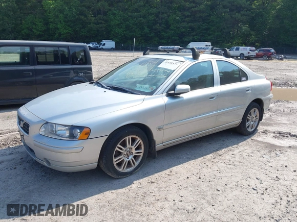 2006 Volvo S60 2.5T with VIN YV1RH592762506742, listed as a IAAI auction lot 41548377 with 320,211 mi miles. Bid and sale history available at carsss.com. Image 2.