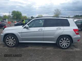 2012 Mercedes-Benz GLK 350 with VIN WDCGG8HB9CF751639, listed as a IAAI auction lot 42122764 with 177,412 mi miles and . Bid and sale history available at carsss.com. Image 14.