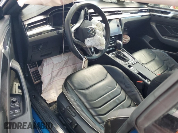 2023 Volkswagen Arteon SEL Premium R-Line z VIN WVWTR7AN8PE002467, wystawiony jako Copart lot #72014284 z przebiegiem Nie podano mil oraz Szkoda całkowita • Salvage title. Historia ofert i sprzedaży dostępna na DreamBid. Obrazek 8.