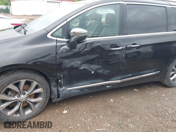 2020 Chrysler Pacifica Limited z VIN 2C4RC1GG8LR113518, wystawiony jako IAAI lot #42299570 z przebiegiem 71 970 mil mil oraz . Historia ofert i sprzedaży dostępna na DreamBid. Obrazek 6.