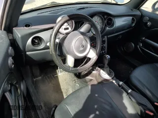 2007 MINI Convertible с VIN WMWRF335X7TG17414, выставлен на аукционе Copart как лот 47640925 с пробегом 149 906 миль миль и Списание • Salvage title. История ставок и продаж доступна на DreamBid. Изображение 8.