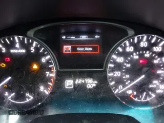2013 Nissan Pathfinder SV with VIN 5N1AR2MM2DC614471, listed as a IAAI auction lot 41740633 with 224,796 mi miles. Bid and sale history available at carsss.com. Image 7.