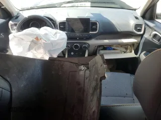 2021 Hyundai Venue Denim z VIN KMHRC8A35MU083019, wystawiony jako Copart lot #61023235 z przebiegiem Nie podano mil oraz Nie do naprawy • Non repairable. Historia ofert i sprzedaży dostępna na DreamBid. Obrazek 8.