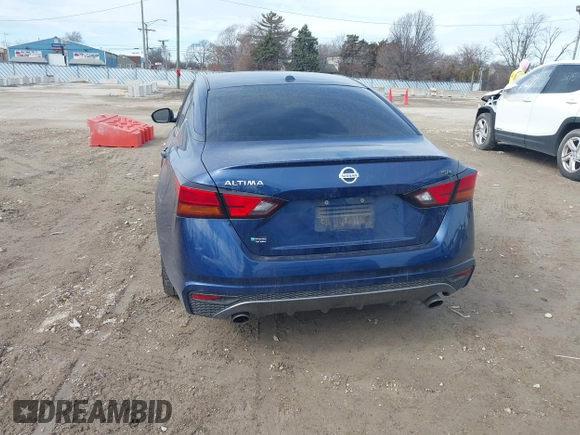 2019 Nissan Altima SR with VIN 1N4BL4CV8KC242508, listed as a IAAI auction lot 41704650 with 121,362 mi miles and . Bid and sale history available at carsss.com. Image 16.